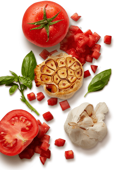 Frische Tomaten, Knoblauch und Basilikum